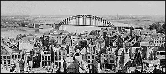 Nijmegen bridge. Foto www.strijdbewijs.nl