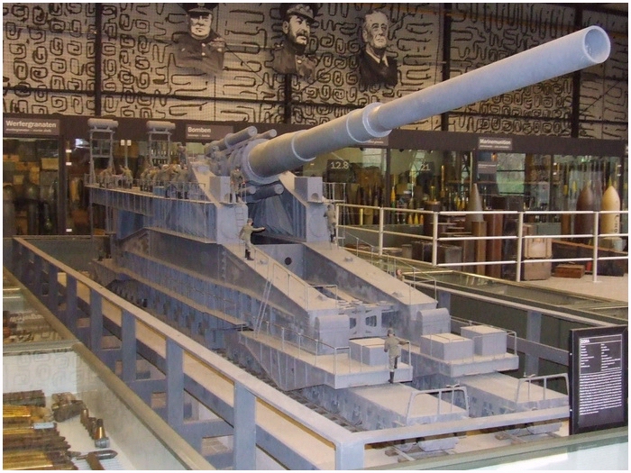 Overloon War Museum, Schwerer Gustav, Rebla